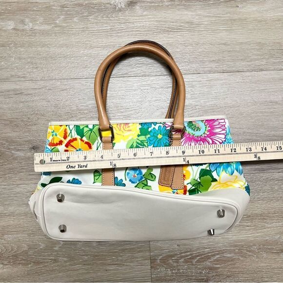 Vintage Coach Hamptons Floral Tote 7746 Printed Canvas and Vachetta 2002 - Picture 6 of 11